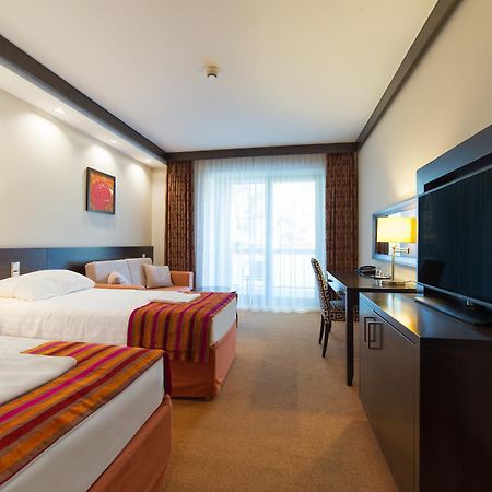 Hotel Pagony Wellness นีเรกฮาซา ภายนอก รูปภาพ