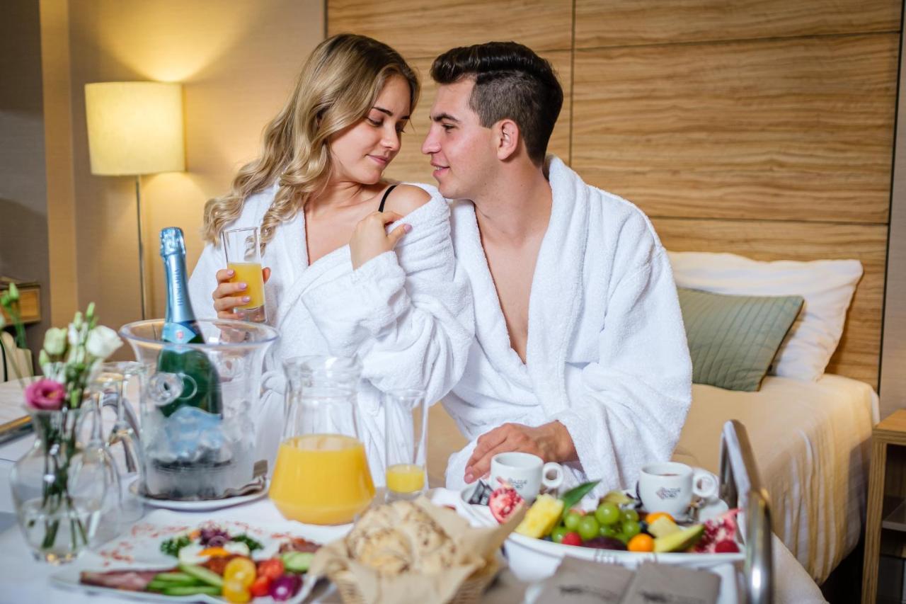 Hotel Pagony Wellness นีเรกฮาซา ภายนอก รูปภาพ