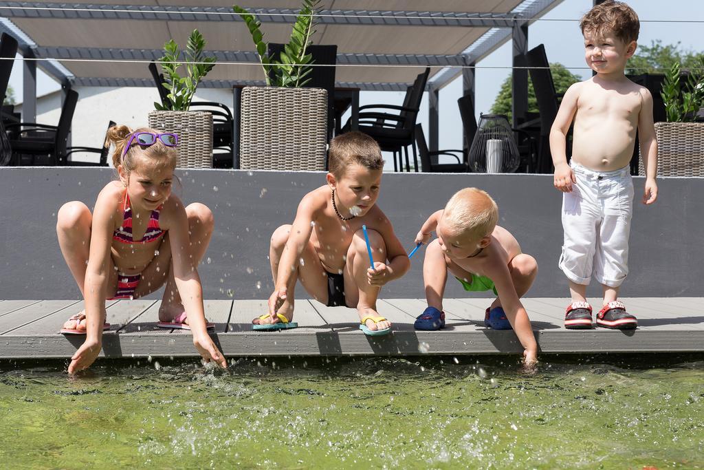 Hotel Pagony Wellness นีเรกฮาซา ภายนอก รูปภาพ