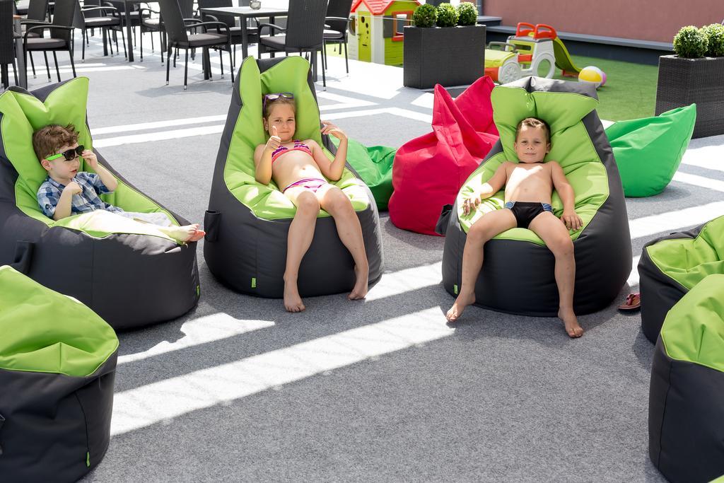 Hotel Pagony Wellness นีเรกฮาซา ภายนอก รูปภาพ