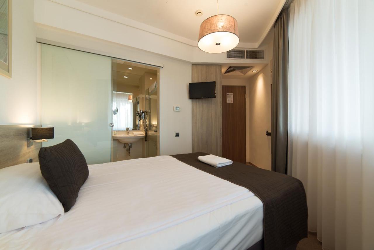 Hotel Pagony Wellness นีเรกฮาซา ภายนอก รูปภาพ