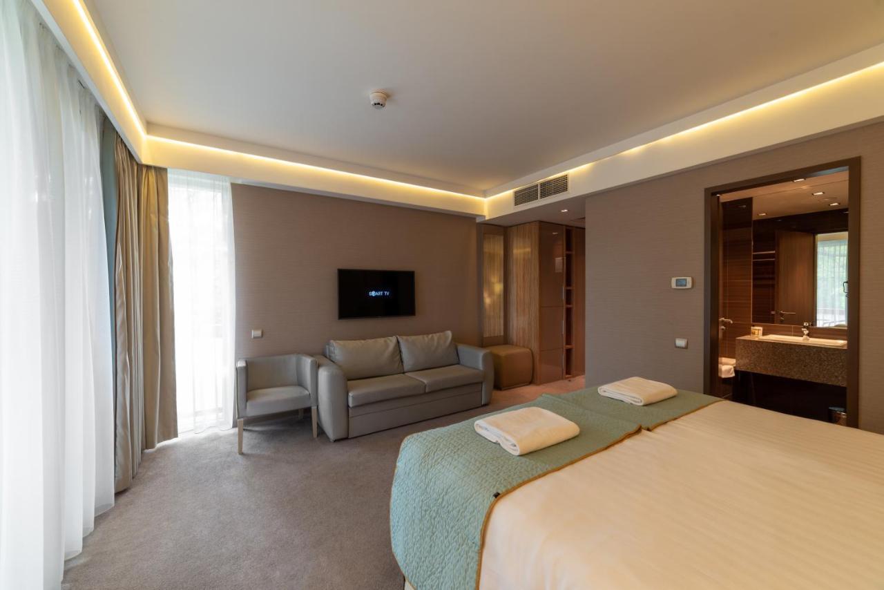 Hotel Pagony Wellness นีเรกฮาซา ภายนอก รูปภาพ