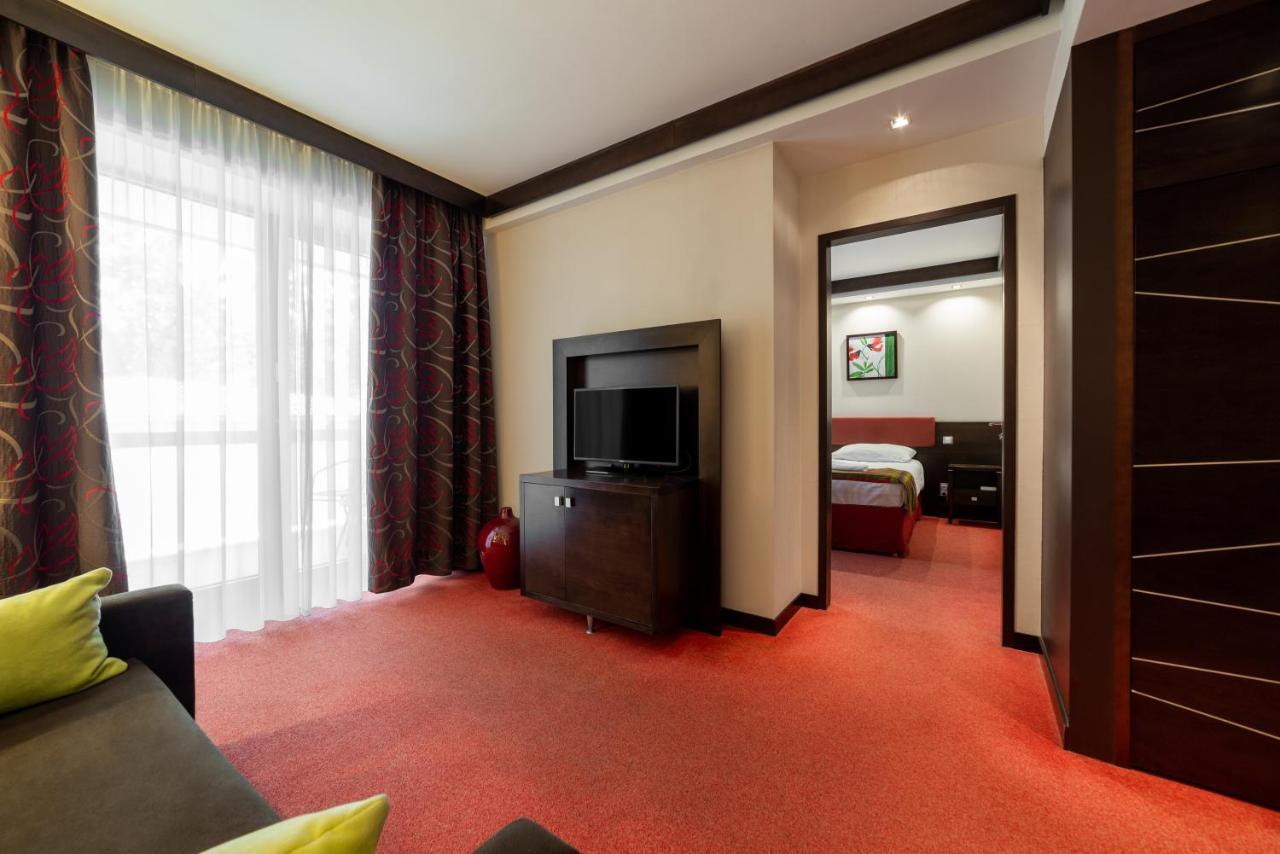 Hotel Pagony Wellness นีเรกฮาซา ภายนอก รูปภาพ